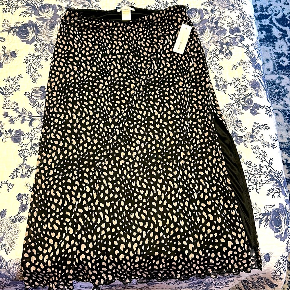 Urban romantics size large slit skirt